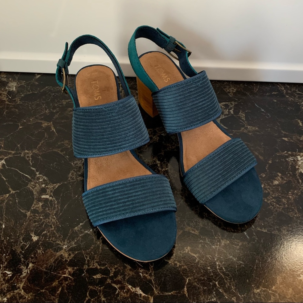 Toms Atlantic Poppy Corduroy Sandal size 6.5